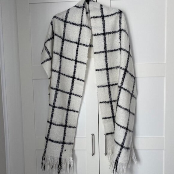 Sandwich_ Accessories - Winter Plaid White and Black Thick Winter Scarf